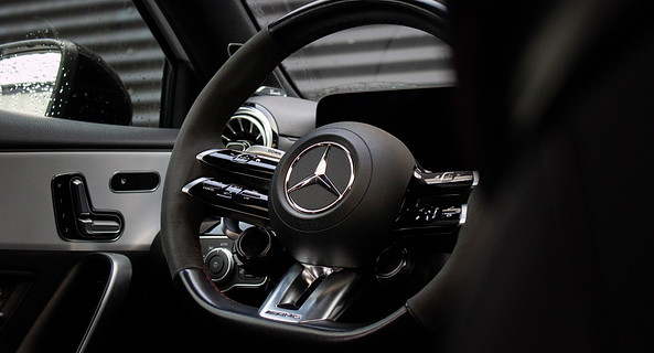 location-MERCEDES-BENZ-Rennes-roadstr