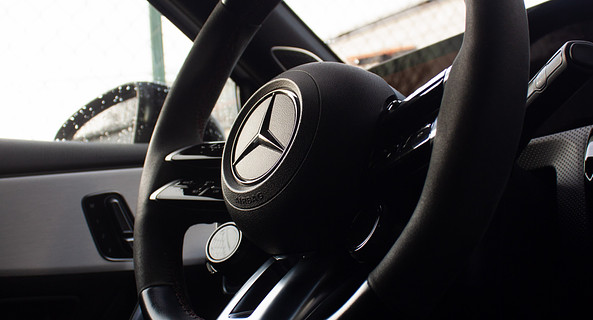 location-MERCEDES-BENZ-Rennes-roadstr