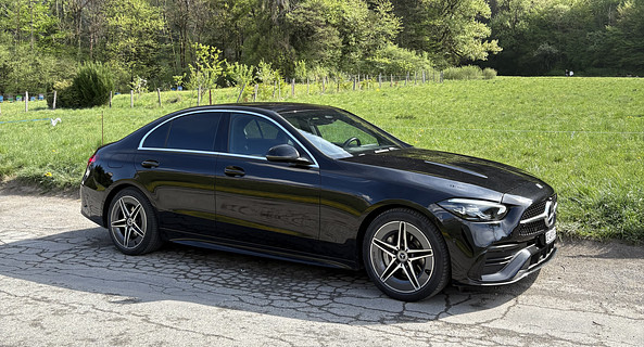 location-MERCEDES-BENZ-Annemasse-roadstr