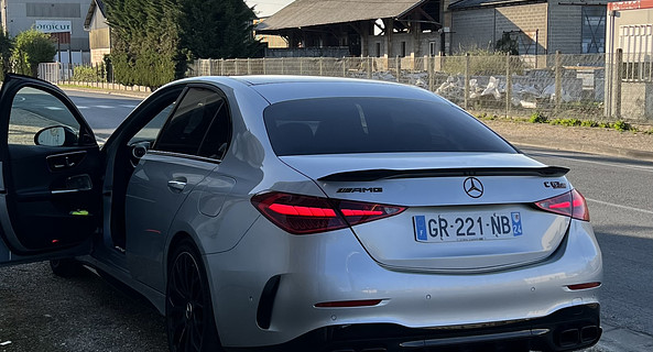 location-MERCEDES-BENZ-Montignac-Lascaux-roadstr