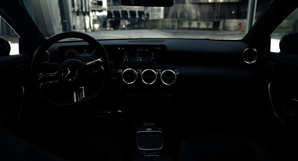 location-MERCEDES-BENZ-Courbevoie-roadstr
