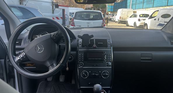 location-MERCEDES-BENZ-Nice-roadstr