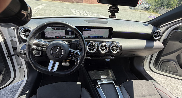 location-MERCEDES-BENZ-Les Arcs-roadstr