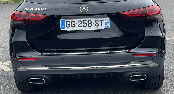 location-MERCEDES-BENZ-Cergy-roadstr