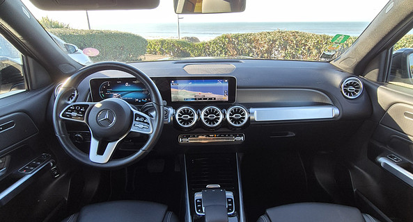 location-MERCEDES-BENZ-Anglet-roadstr