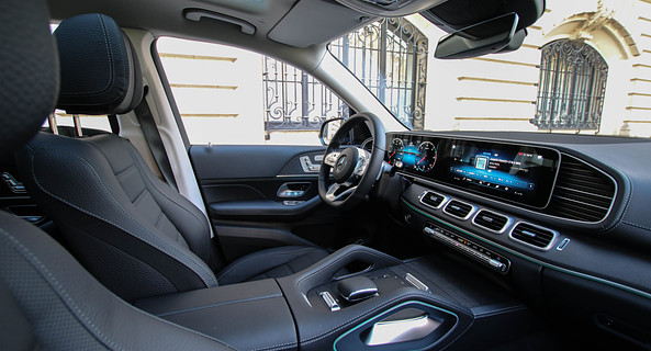 location-MERCEDES-BENZ-Paris-roadstr