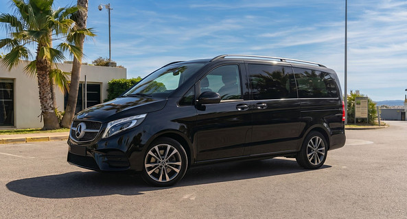 location-MERCEDES-BENZ-Fréjus-roadstr