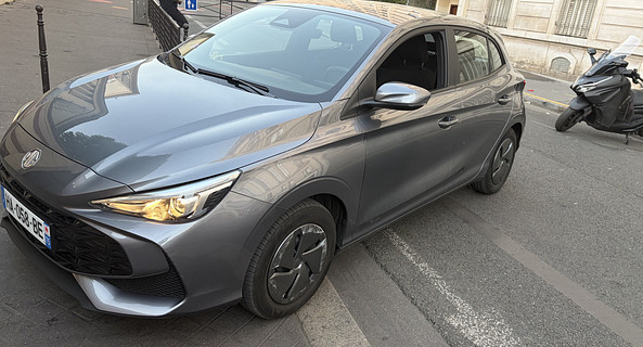 location-MG-Paris-roadstr