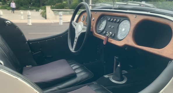 location-MORGAN-Cannes-roadstr