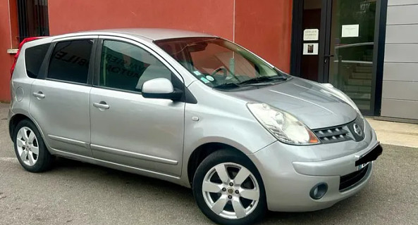 location-NISSAN-Gruissan-roadstr