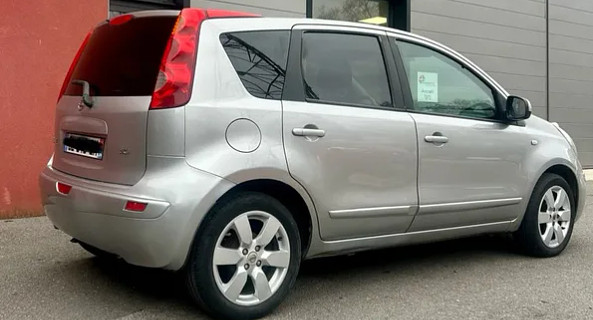 location-NISSAN-Gruissan-roadstr