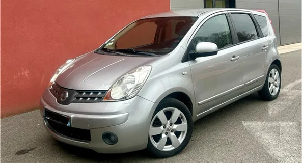 location-NISSAN-Gruissan-roadstr