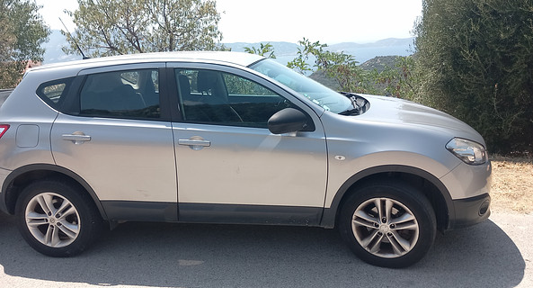 location-NISSAN-Lumio-roadstr
