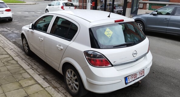 location-OPEL-Charleroi-roadstr