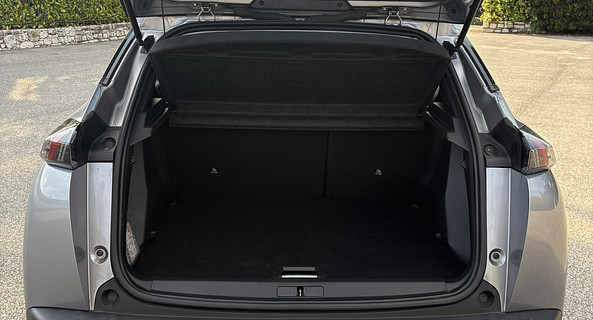 location-PEUGEOT-Villeneuve-Loubet-roadstr