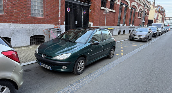 location-PEUGEOT-Armentières-roadstr