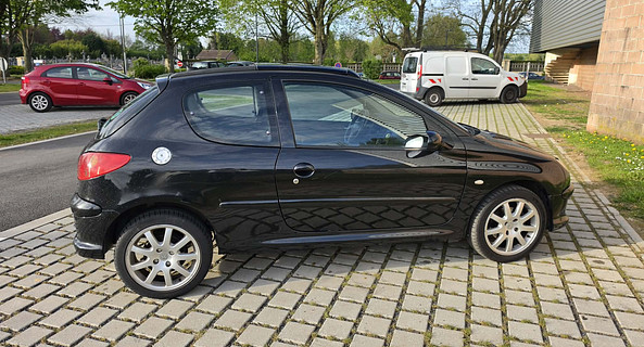 location-PEUGEOT-Mecquignies-roadstr