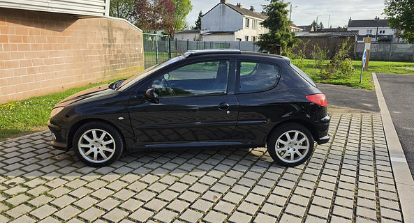 location-PEUGEOT-Mecquignies-roadstr
