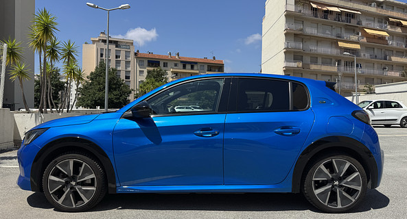location-PEUGEOT-Nice-roadstr