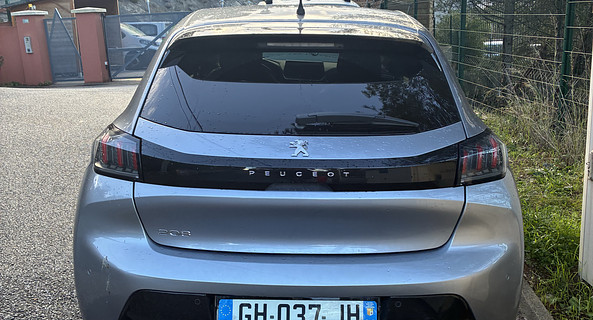 location-PEUGEOT-Nice-roadstr