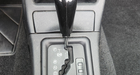 location-PEUGEOT-Tourrettes-sur-Loup-roadstr