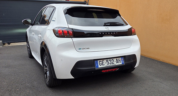 location-PEUGEOT-Servian-roadstr