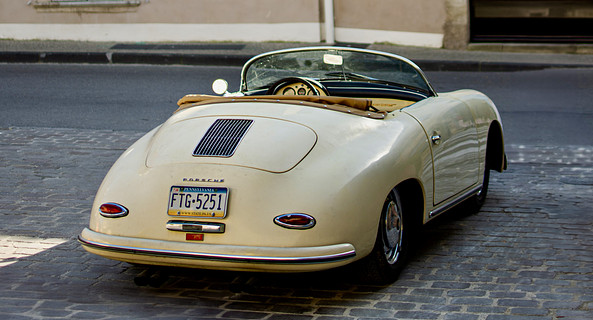 location-PORSCHE-Roussillon-roadstr