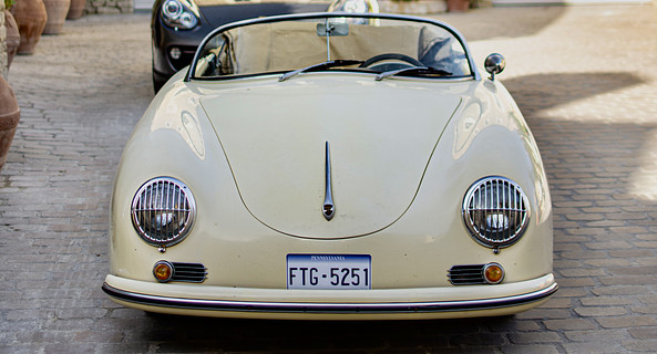 location-PORSCHE-Roussillon-roadstr