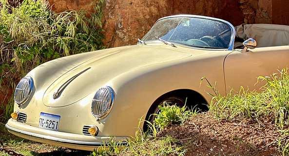 location-PORSCHE-Roussillon-roadstr