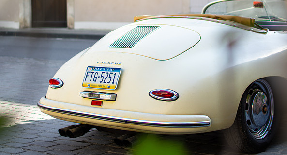 location-PORSCHE-Roussillon-roadstr