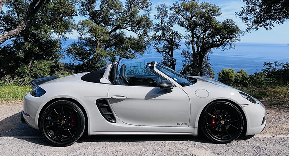 location-PORSCHE-Bormes-les-Mimosas-roadstr