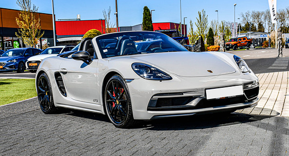 location-PORSCHE-Bormes-les-Mimosas-roadstr