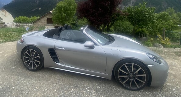location-PORSCHE-Tours-roadstr