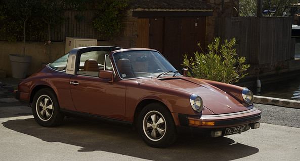 location-PORSCHE-Grimaud-roadstr