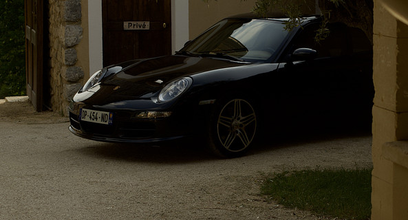 location-PORSCHE-Grimaud-roadstr