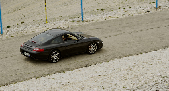 location-PORSCHE-Grimaud-roadstr