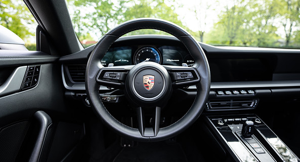 location-PORSCHE-Courbevoie-roadstr