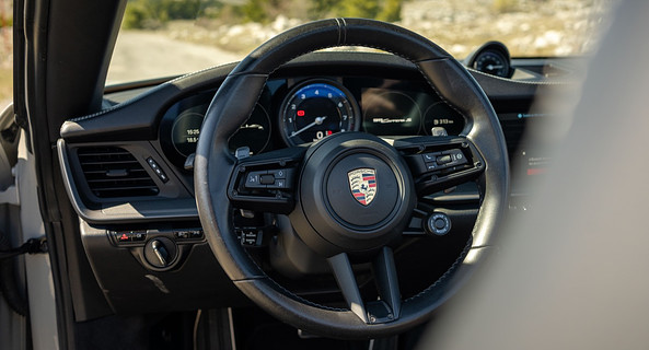 location-PORSCHE-Nice-roadstr