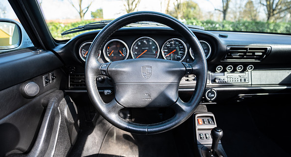 location-PORSCHE-Courbevoie-roadstr