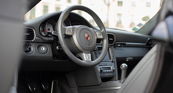 location-PORSCHE-Paris-roadstr