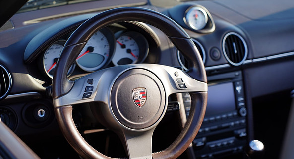 location-PORSCHE-Castillon-du-Gard-roadstr