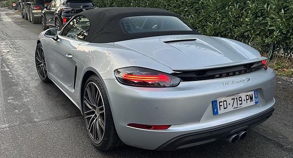 location-PORSCHE-Rueil-Malmaison-roadstr
