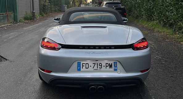 location-PORSCHE-Rueil-Malmaison-roadstr