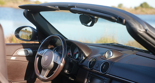 location-PORSCHE-Castillon-du-Gard-roadstr