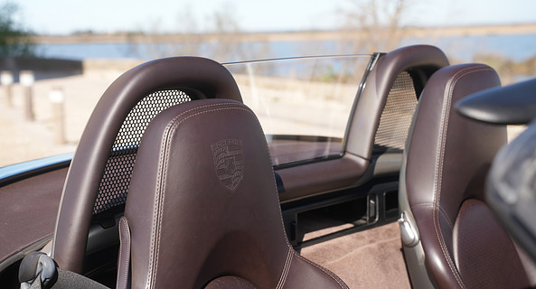 location-PORSCHE-Castillon-du-Gard-roadstr