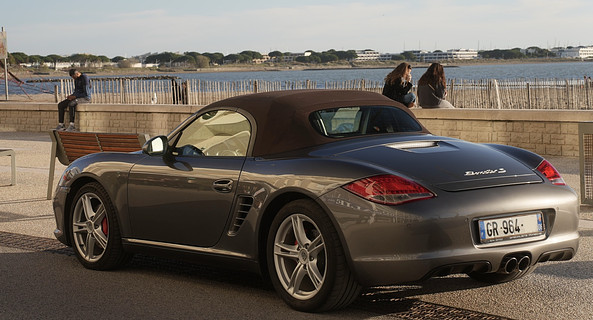 location-PORSCHE-Castillon-du-Gard-roadstr