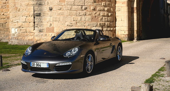 location-PORSCHE-Castillon-du-Gard-roadstr