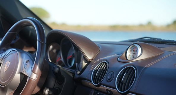location-PORSCHE-Castillon-du-Gard-roadstr
