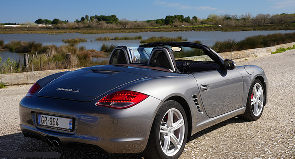 location-PORSCHE-Castillon-du-Gard-roadstr