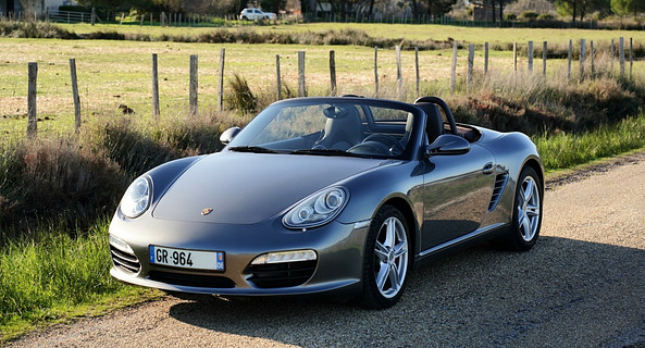 location-PORSCHE-Castillon-du-Gard-roadstr